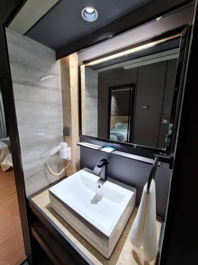 Extreme Boutique Hotel Kluang Exterior photo
