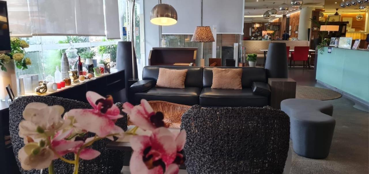 Extreme Boutique Hotel Kluang Exterior photo